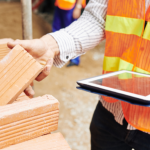 A padronização de materiais é essencial para garantir melhor acabamento, reduzir retrabalho e otimizar resultados, como destaca Valderci Malagosini Machado.