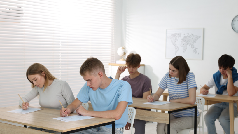 Preparar profissionais para os novos desafios do mercado de trabalho é, para Sérgio Bento De Araújo, um compromisso que começa na educação e no fortalecimento de competências estratégicas.